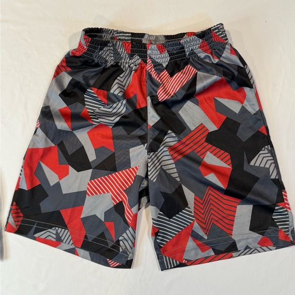 4/$15 (2 pair) Blue Patterned and Red Patterned Basketball Shorts - Picture 7 of 9